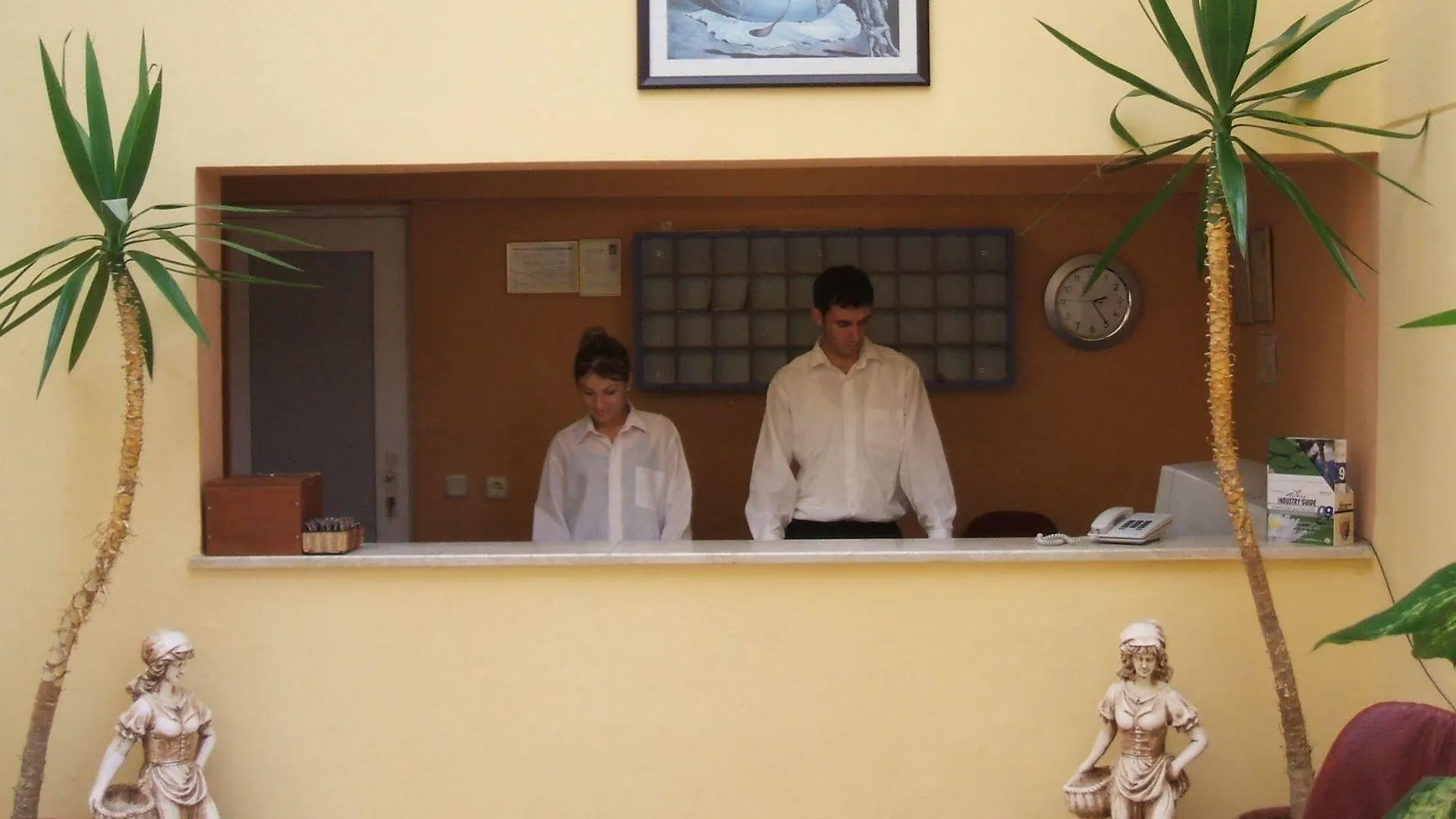 Samdan Hotel Карахайит